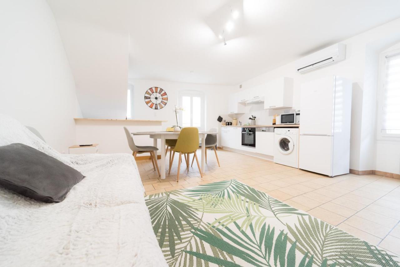 Ravissant Triplex Et Duplex Au Centre De Pont St Esprit Apartment Exterior photo